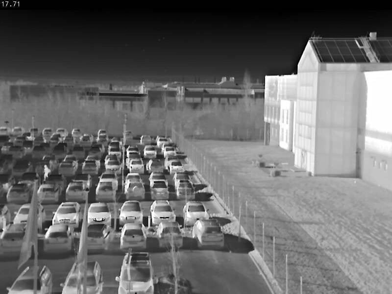 AXIS Q1942-E Thermal Network Camera Image